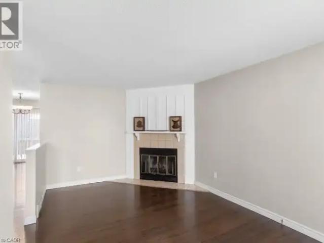 For Rent 3 Bedroom Townhouse Woodstock ON DS103338649