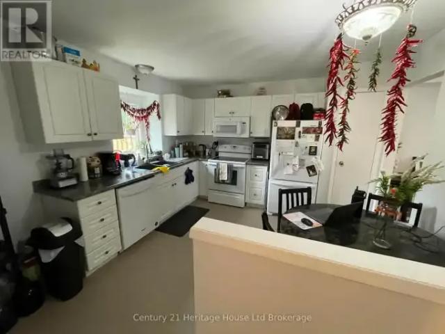 For Rent 3 Bedroom Townhouse Woodstock ON DS104972856