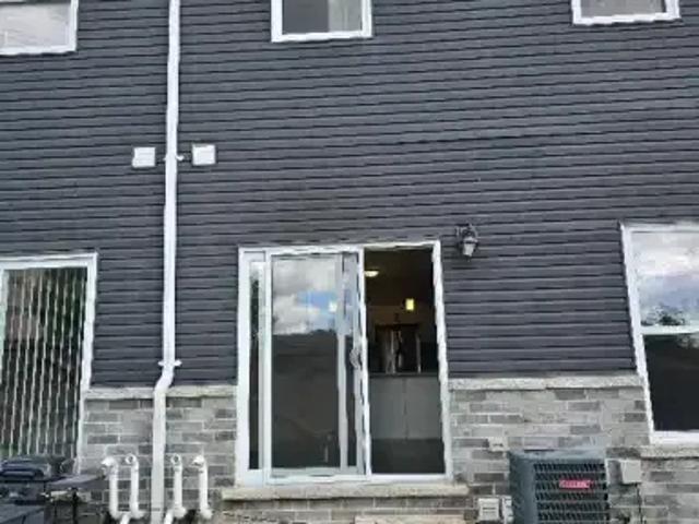For Rent 3 Bedroom Townhouse Woodstock ON DS105378552