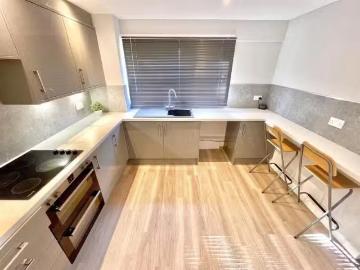 Deal! 3 bedroom terraced house for rent in Astley Close, Woodr.