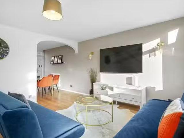 Deal! 3 BR Olaf Place