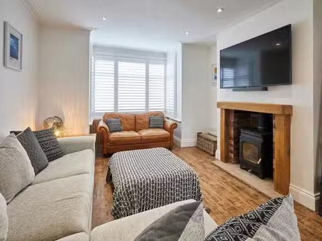 Rental! 3 BR Falcon Terrace