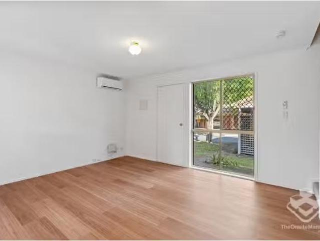 Nice 3 BR ID:21186751/30 Glenefer Street, Runcorn Townhouse fo.