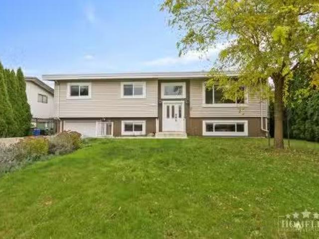 Nice 3 BR Upper House 6532 Dayton Drive, Chilliwack, BC, V2R 1.