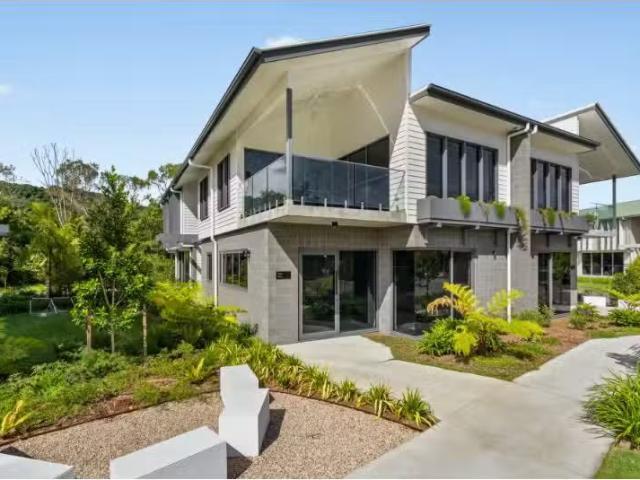 New 3 BR villa 5/11 Village Way, Currumbin Valley House for re.