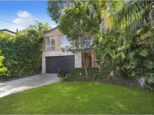 For Rent! 3 BR 1/4 Neptune Road, Newport Townhouse for rent L.