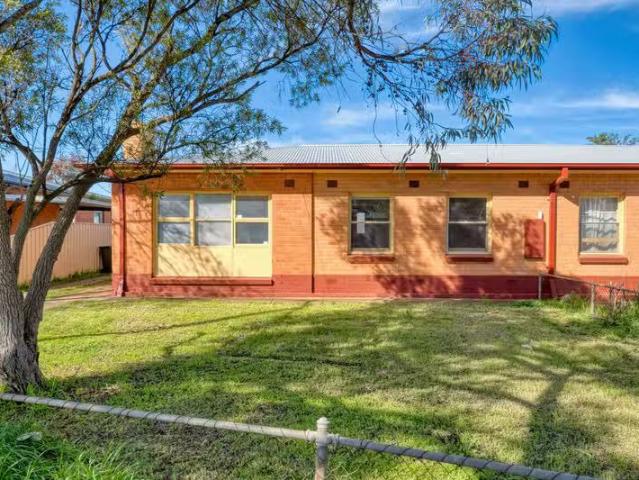 Cozy 3 BR 14 Kingsbury Street, DAVOREN PARK, SA 5113 House f.