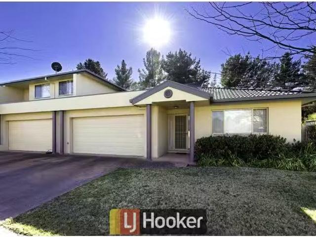 Rental! 3 BR 15/50 Ellenborough Street, LYNEHAM Townhouse for.