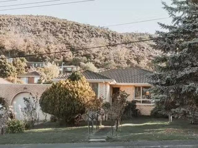 For Rent! 3 BR 15 Cordelia Court, ROSETTA, TAS 7010 House fo.