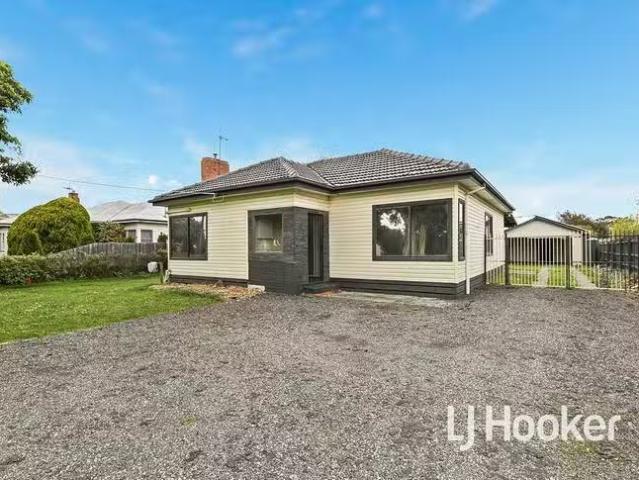 Deal! 3 BR 15 Gardner Street, Koo Wee Rup, VIC 3981