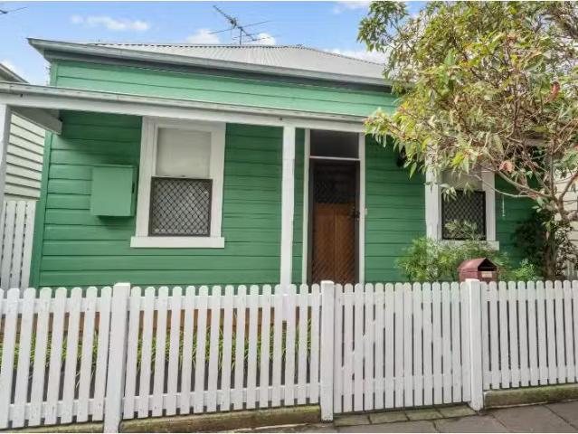 Deal! 3 BR 15 Phoebe Street, ISLINGTON House for rent Listed.
