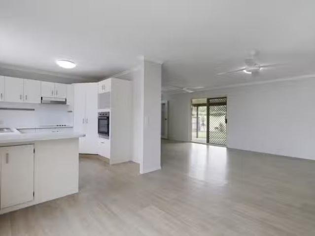 Unique 3 BR 15 Snowdrop Avenue, Currimundi, QLD 4551