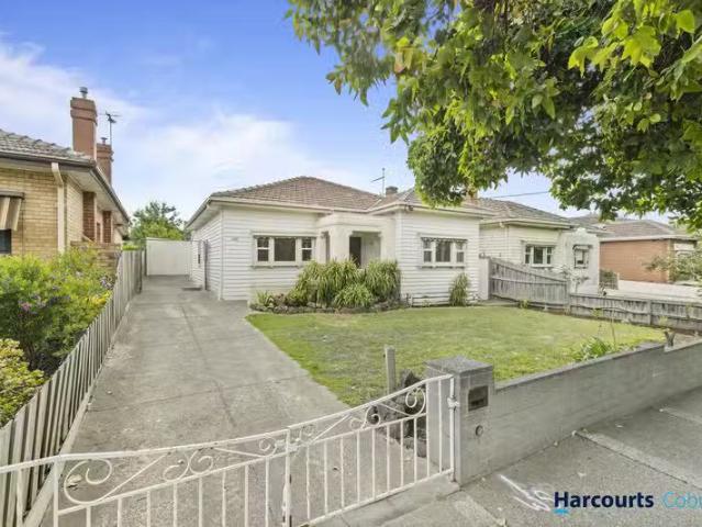 Charming 3 BR 160 Melville Road, PASCOE VALE SOUTH, VIC 3044.
