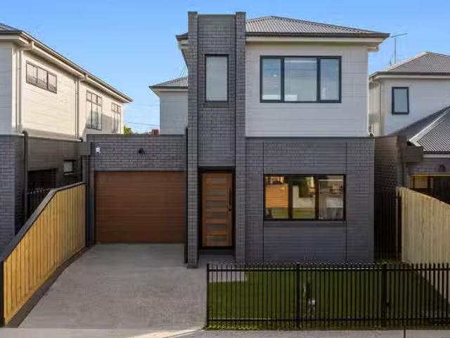 Rental! 3 BR 16 Levoca Court, Bell Park, VIC 3215 Townhouse.