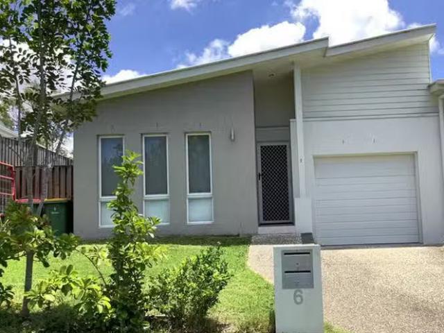 Charming 3 BR 1/6 Tian Crescent, Upper Coomera, QLD 4209