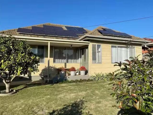 Deal! 3 BR 17 Malcolm Street, Bell Park, VIC 3215 House for.