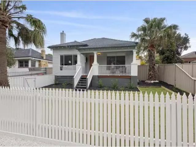 Just in! 3 BR 17 Inglewood Street, Golden Square House for ren.