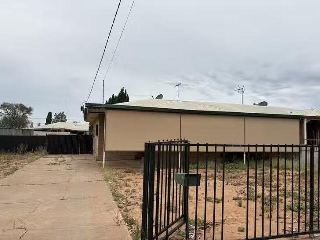 For Rent! 3 BR 18 Mealy Street, Port Augusta, SA 5700