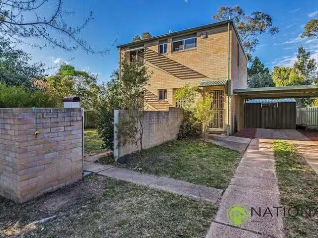 Charming 3 BR 18 Derham Court, Wanniassa, ACT 2903