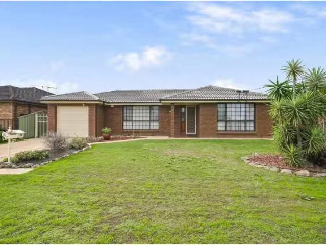 Deal! 3 BR 18 Kent Street, Raymond Terrace House for rent Lis.