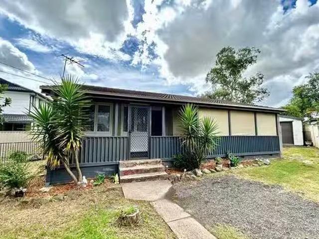 Cozy 3 BR 197 Carlisle Avenue, Hebersham, NSW 2770