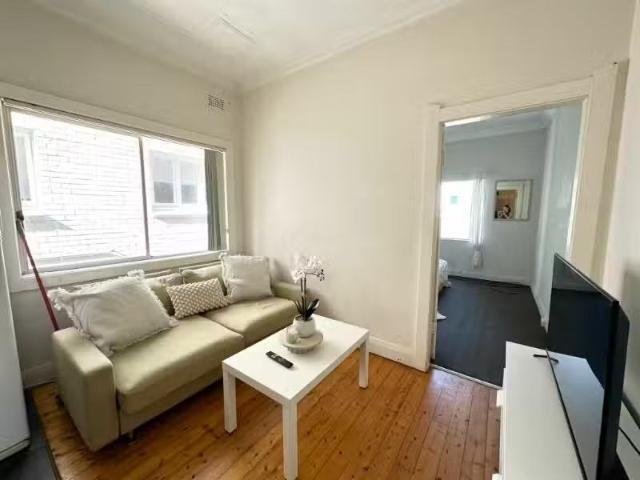 Charming 3 BR 19 Blair St, Bondi Beach Apartment for rent Lis.