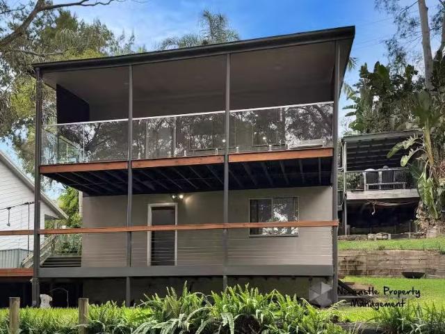Cozy 3 BR 19 Stuart Street, Kotara South House for rent Liste.