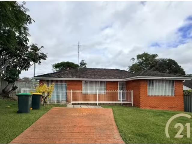 Deal! 3 BR 19 Wordsworth Avenue, Leumeah House for rent Liste.