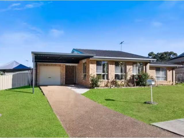 Unique 3 BR 104 Cleopatra Drive, ROSEMEADOW House for rent Li.