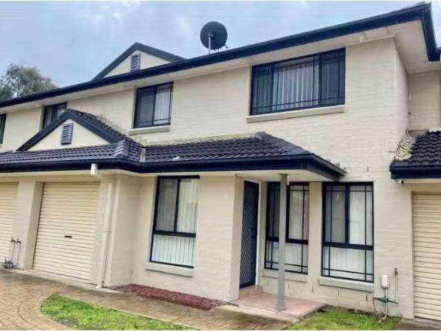 Just in! 3 BR 10/4 Nolan Place, Seven Hills Townhouse for rent.
