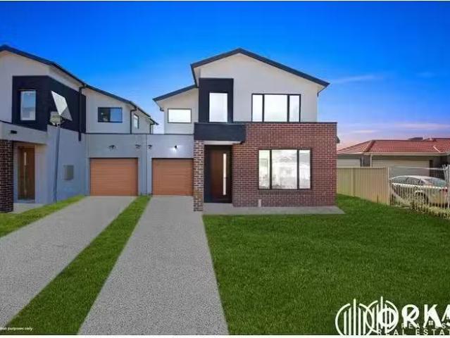 Just in! 3 BR 10/6 Blake Court, Truganina, VIC 3029