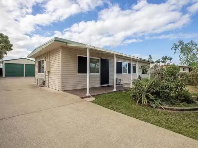 Charming 3 BR 10 Christensen Street, Bucasia, QLD 4750