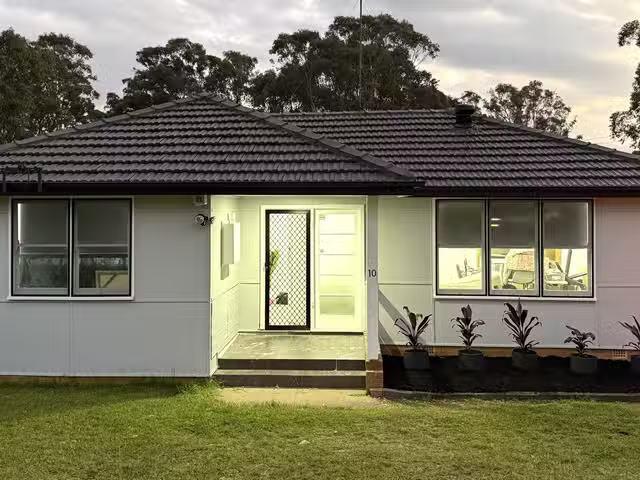 Unique 3 BR 10 Ellsworth Drive, TREGEAR, NSW 2770 House for.