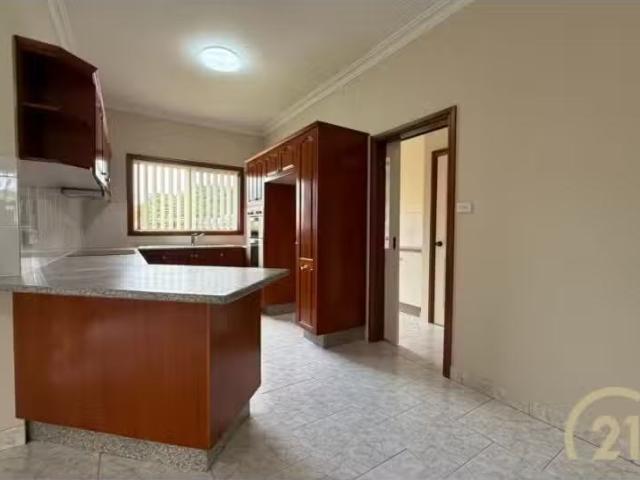 Cheap 3 BR 10 Farrar Place, Bonnyrigg Heights Townhouse for re.