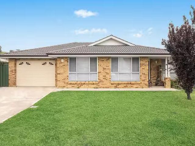 Cheap 3 BR 10 Florence Close, Mudgee, NSW 2850