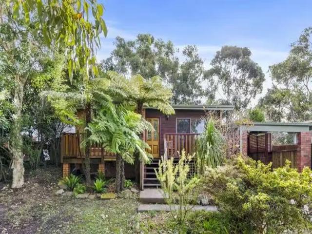 Unique 3 BR 10 Hill Street, Austinmer House for rent Listed b.