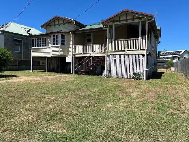 Nice 3 BR 113 South Street, Depot Hill, QLD 4700