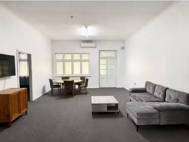 Deal! 3 BR 1/113 Balo Street, Moree Apartment for rent Listed.