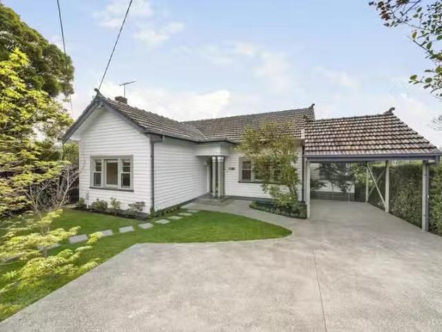 Just in! 3 BR 1/114 Severn Street, Box Hill North VIC 3129 H.