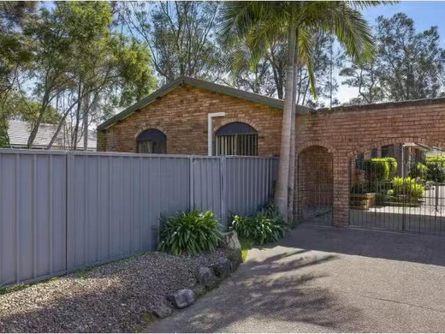 For Rent! 3 BR 1/12 Emma Street, BENSVILLE House for rent Lis.