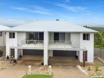Deal! 3 BR 1/137 Goicoechea Drive, Bushland Beach, QLD 4818