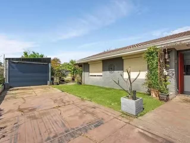 Cheap 3 BR 114 Craigie Drive, Craigie, WA 6025