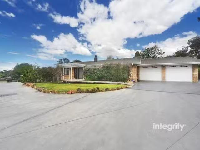 Unique 3 BR 11/9 Harbour Boulevard, Bomaderry, NSW 2541