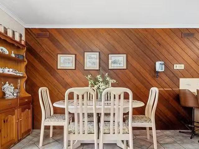 Cheap 3 BR 11 Bishop Place, Melton West, VIC 3337