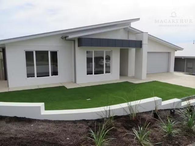 Just in! 3 BR 1/1 Clarence Place, Tatton House for rent Liste.