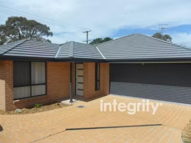 Unique 3 BR 127A Meroo Road, Bomaderry House for rent Listed.