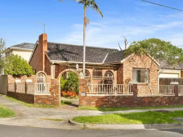 Deal! 3 BR 1/24 Imperial Avenue, Mount Waverley, VIC 3149