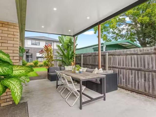 Cheap 3 BR 126 Elfreda Street, ENOGGERA, QLD 4051 House for.
