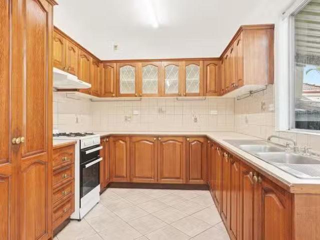 Cheap 3 BR 12 Boundary Street, Parramatta, NSW 2150