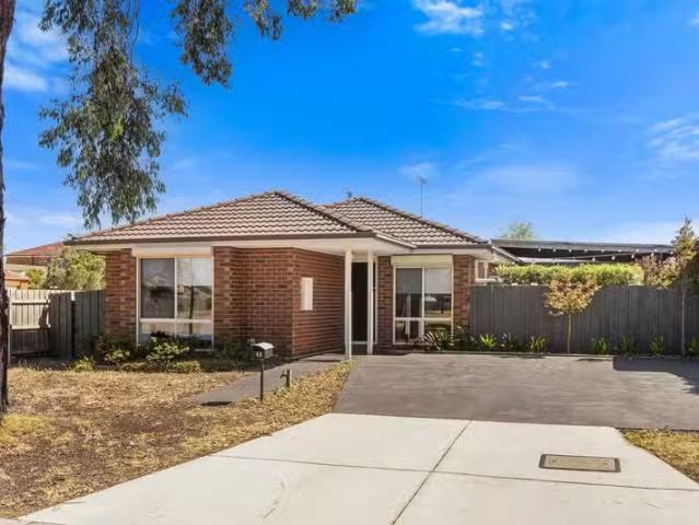 Deal! 3 BR 12 Heyington Boulevard, Carrum Downs, VIC 3201 Ho.